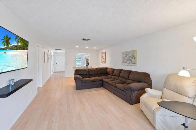 4 of 39 - 13670 Via Flora #b, Delray Beach, FL