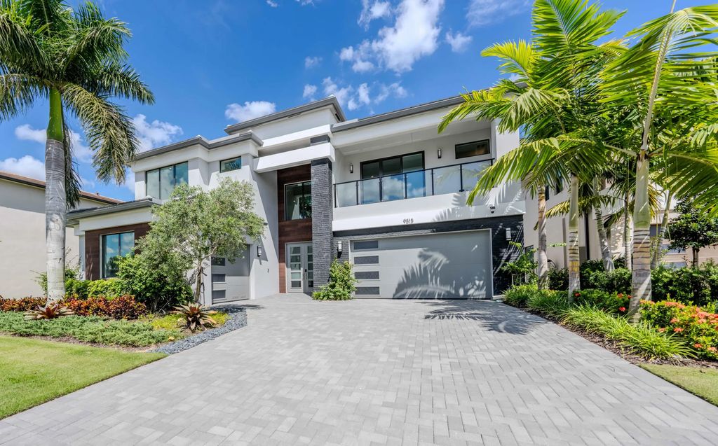 9515 Royal Woods Manor, Boca Raton