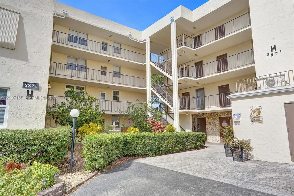 2871 Somerset Drive #209, Lauderdale Lakes