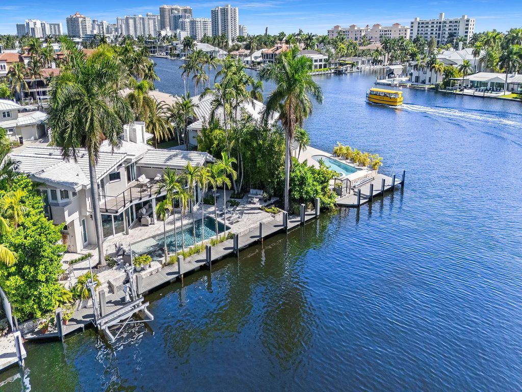 2880 Ne 24th Place, Fort Lauderdale