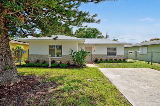 2 of 31 - 1025 W 7th Street, Riviera Beach, FL