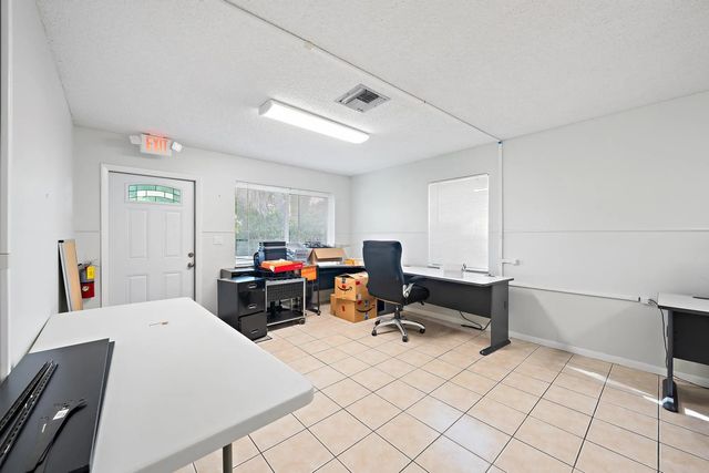 4 of 14 - 1615 S N Street, Lake Worth, FL