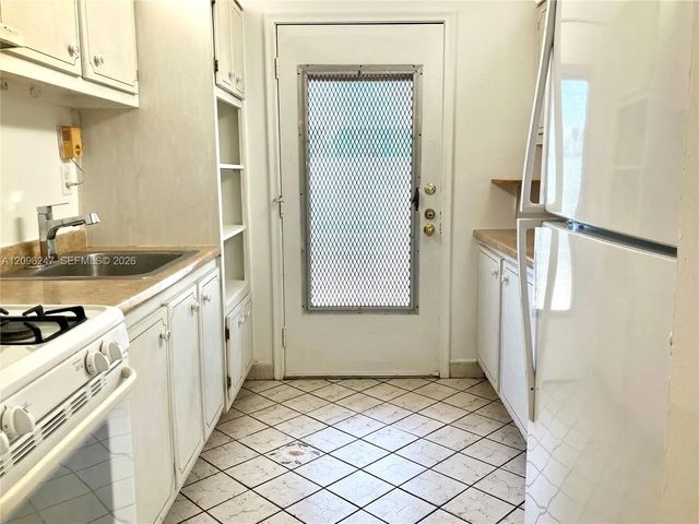 4 of 74 - 20275 Ne 2nd Avenue #7, Miami, FL