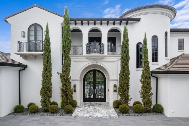 111 Via Palacio, Palm Beach Gardens
