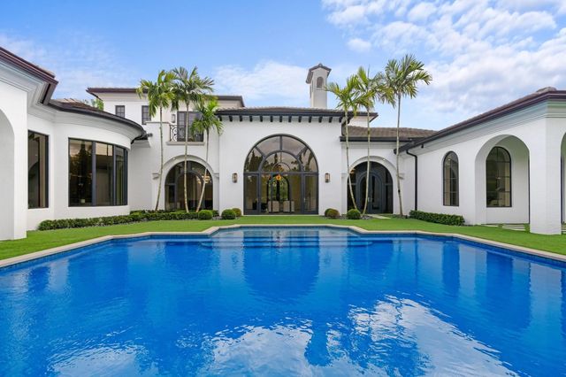 3 of 64 - 111 Via Palacio, Palm Beach Gardens, FL