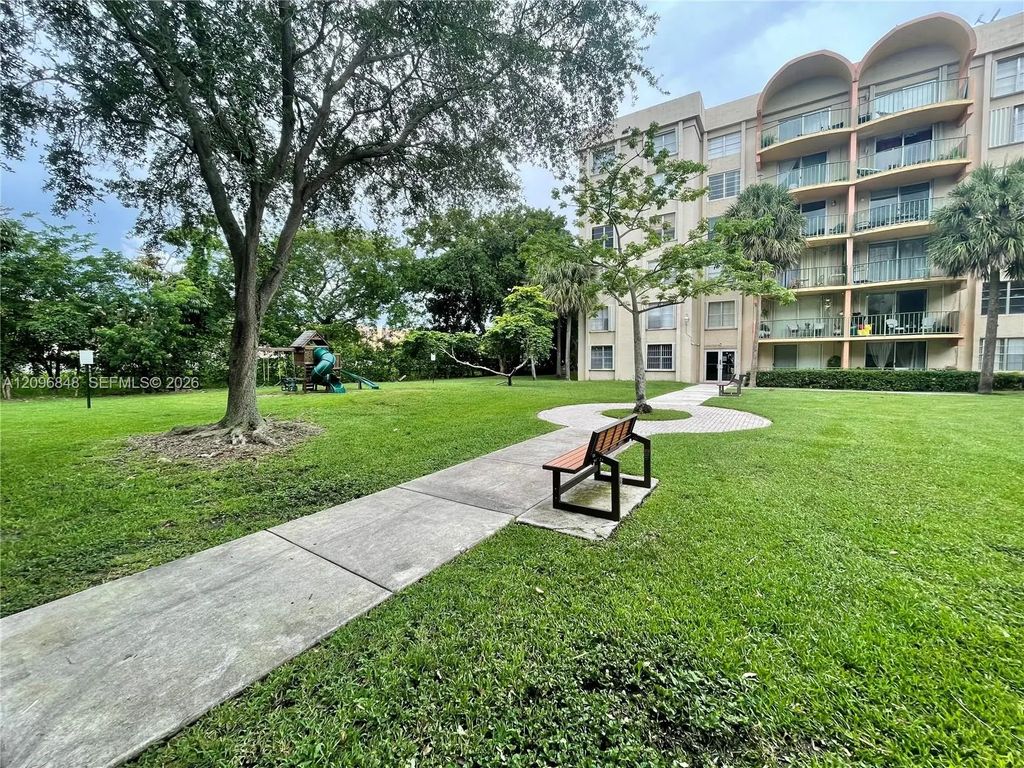 9310 Fontainebleau Boulevard #207, Miami