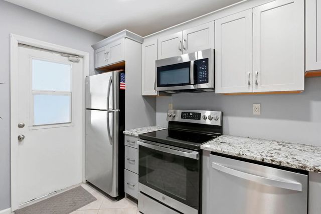 4 of 37 - 800 E Camino Real #312, Boca Raton, FL