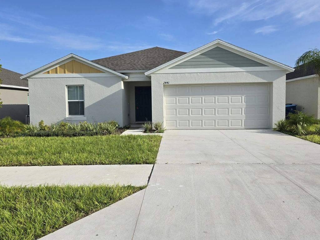 2441 Oakwood Lane, Davenport