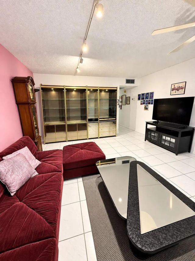 2 of 18 - 2035 Yarmouth B #2035, Boca Raton, FL