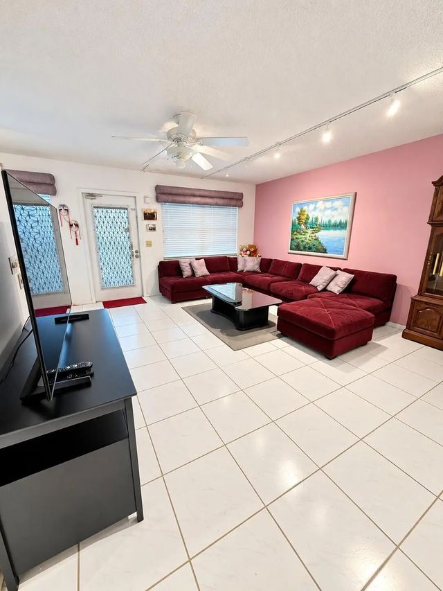 3 of 18 - 2035 Yarmouth B #2035, Boca Raton, FL