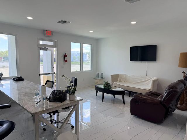 2 of 31 - 2134 And 2174  Nw Commerce Lakes  Drive Nw, Port St. Lucie, FL
