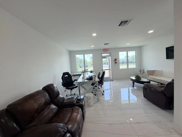 3 of 31 - 2134 And 2174  Nw Commerce Lakes  Drive Nw, Port St. Lucie, FL