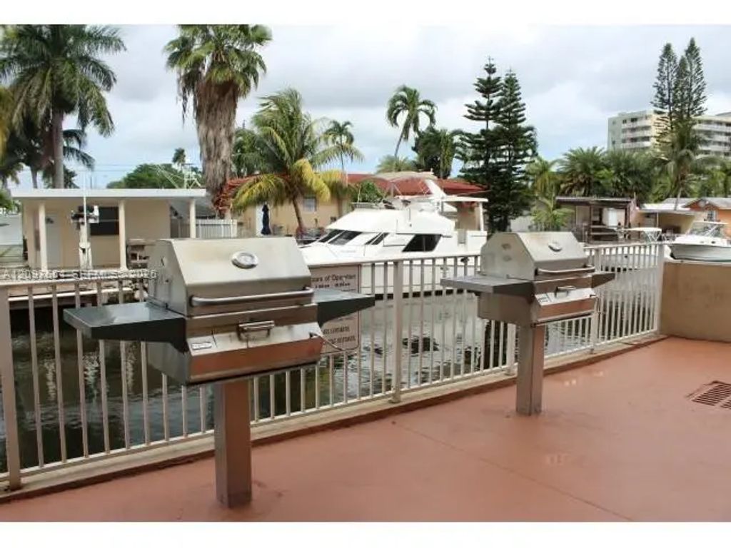 2601 Nw 16th St Road #720, Miami