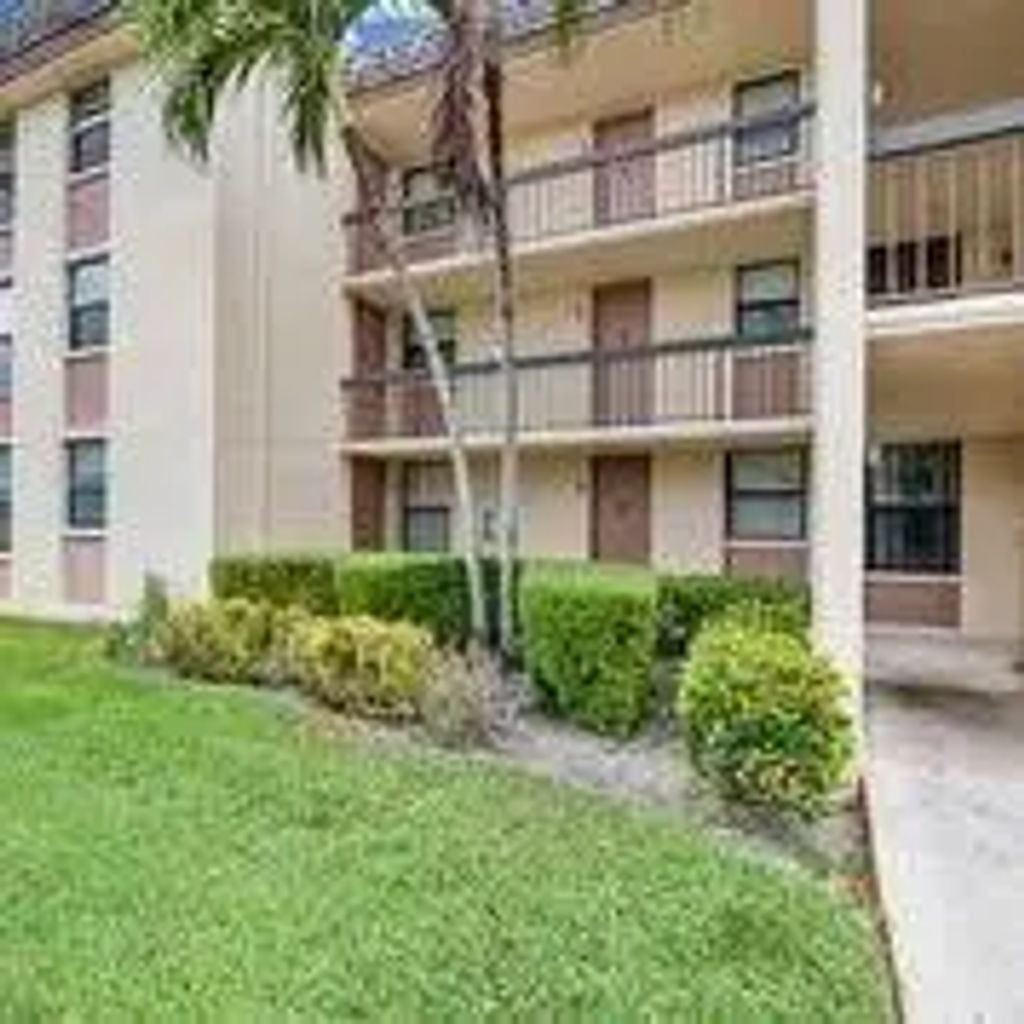 8429 Forest Hills Drive #208, Coral Springs