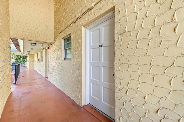 2 of 34 - 8550 Sw 109th Avenue #5-204, Miami, FL