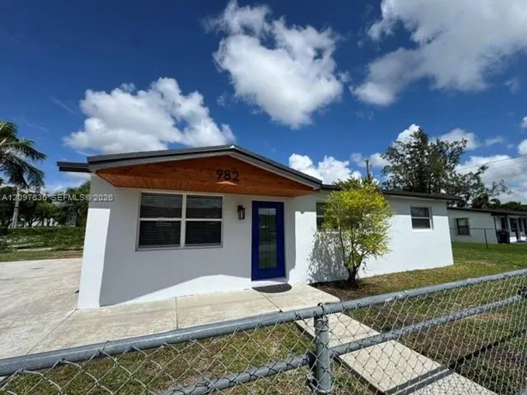 982 Nw 3rd Street, Florida City