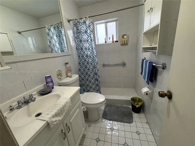 5 of 15 - 405 Sw 106th Avenue, Sweetwater, FL
