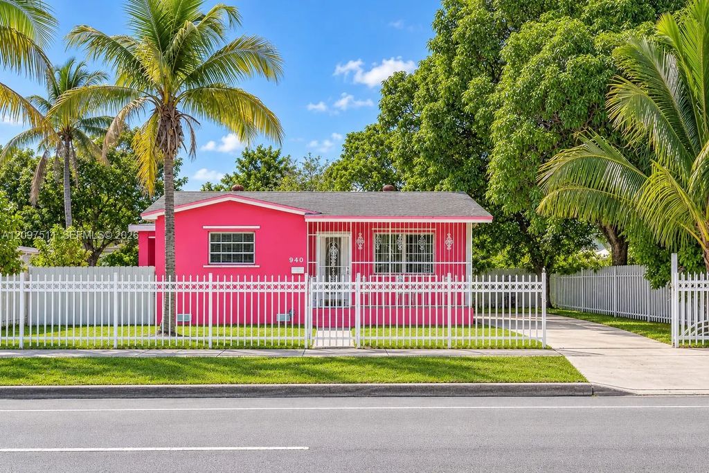 940 Nw 135th Street, North Miami