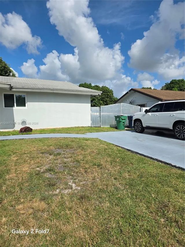 2 of 18 - 16884 Sw 109th Court, Miami, FL