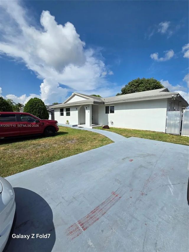 4 of 18 - 16884 Sw 109th Court, Miami, FL