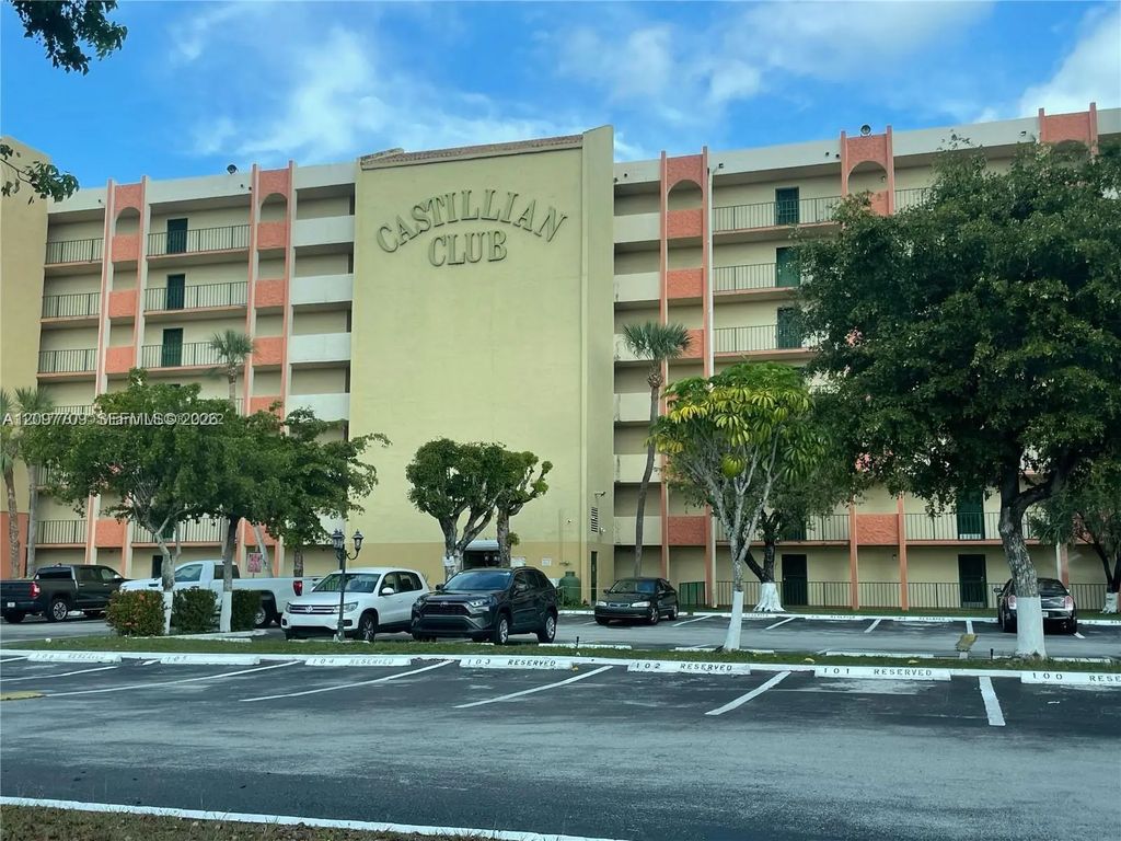 9405 W Flagler Street #406, Miami