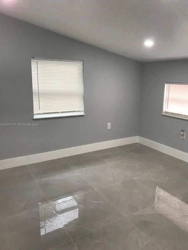 4 of 39 - 10450 Sw 42nd Terrace, Miami, FL