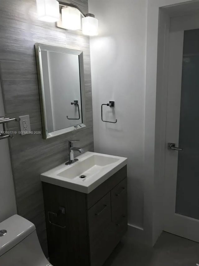 5 of 39 - 10450 Sw 42nd Terrace, Miami, FL