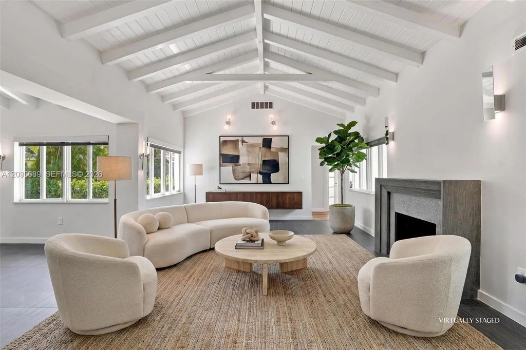 7821 Coquina Drive, North Bay Village