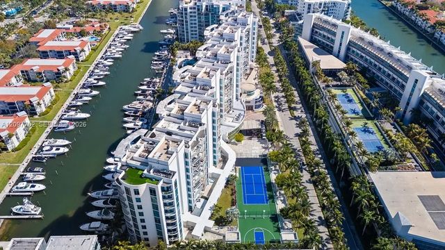 3 of 5 - 3029 Ne 188th Street, Aventura, FL
