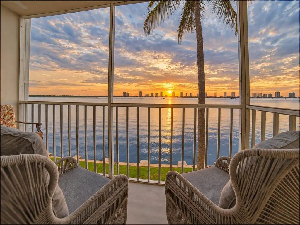 101 Doolen Court #205, North Palm Beach