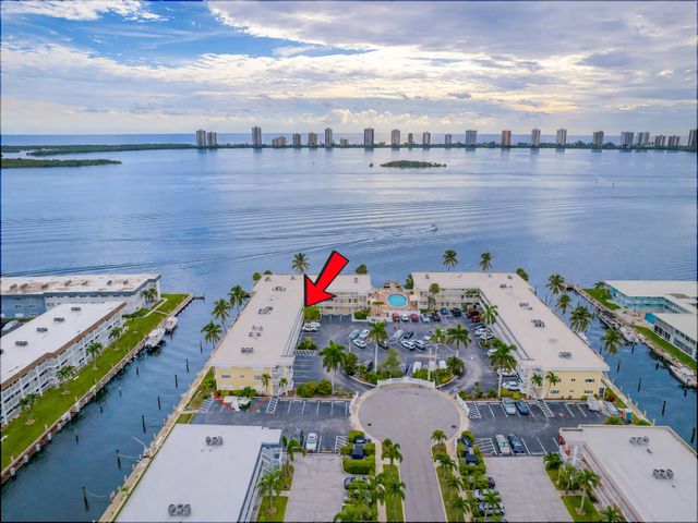 2 of 39 - 101 Doolen Court #205, North Palm Beach, FL