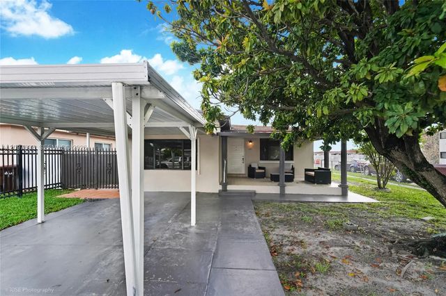 1321 W 2nd Avenue, Hialeah