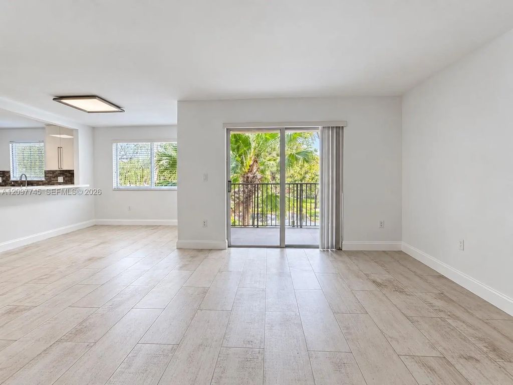 791 N Pine Island Road #214, Plantation