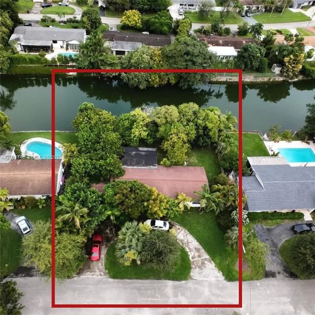 5861 Sw 63rd Court, South Miami