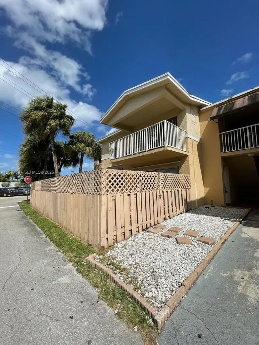 4160 Nw 79th Avenue #1f, Doral
