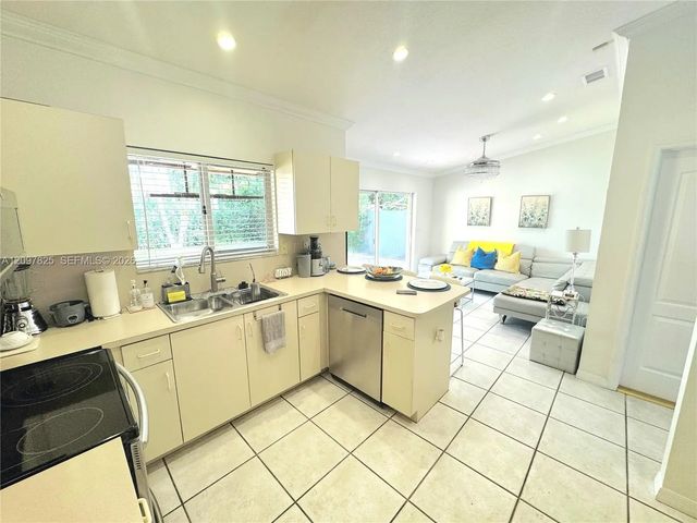 4 of 25 - 15413 Sw 178th Street, Miami, FL