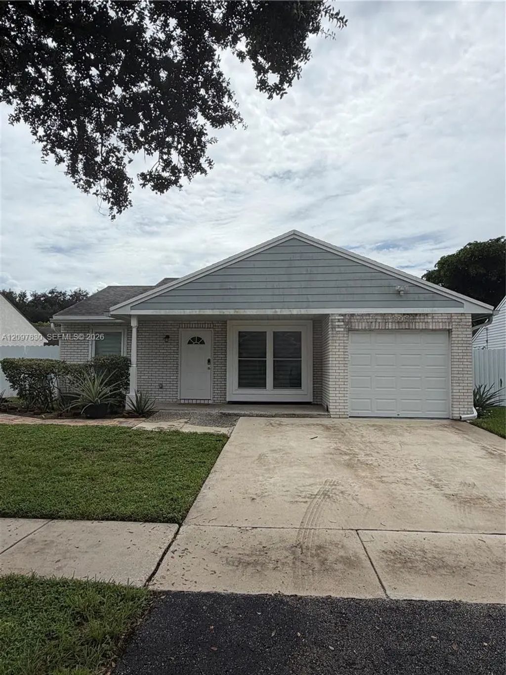 8630 Sw 15th Street #8630, Pembroke Pines