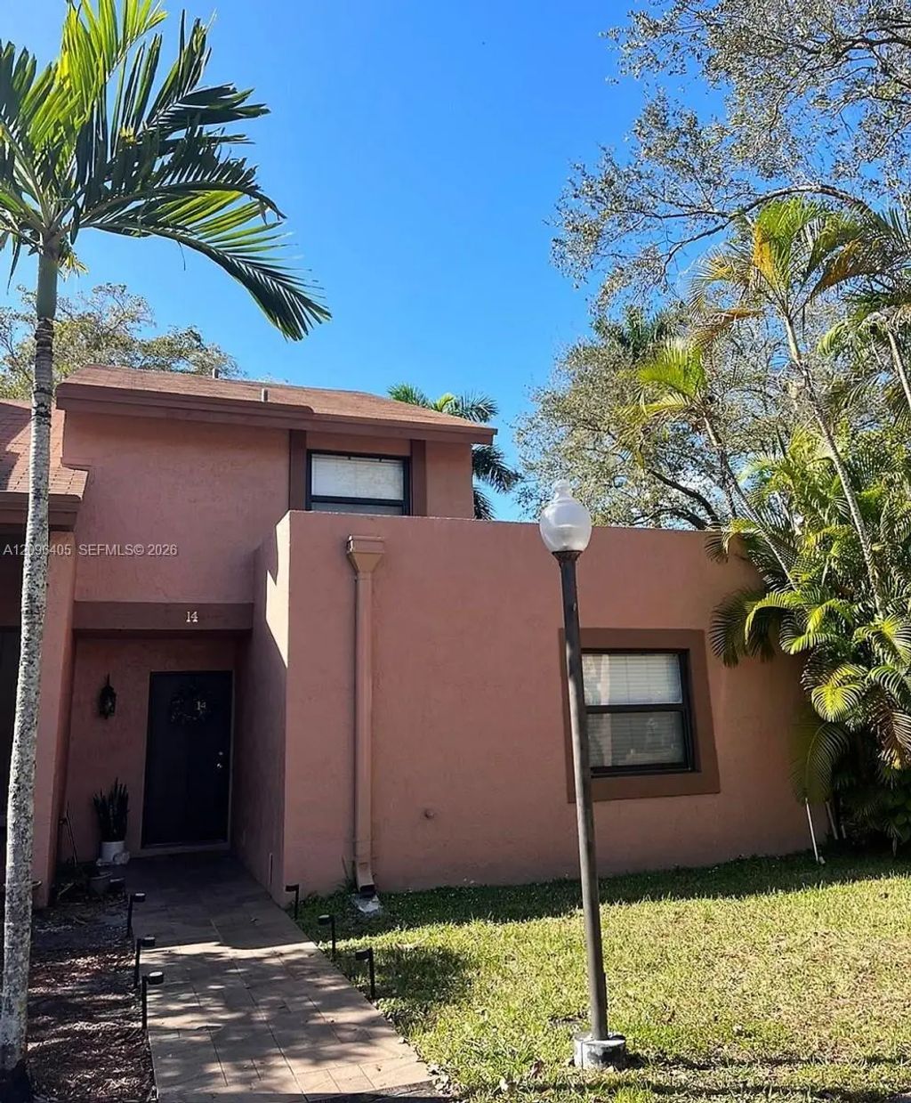 14 Chestnut Circle, Cooper City
