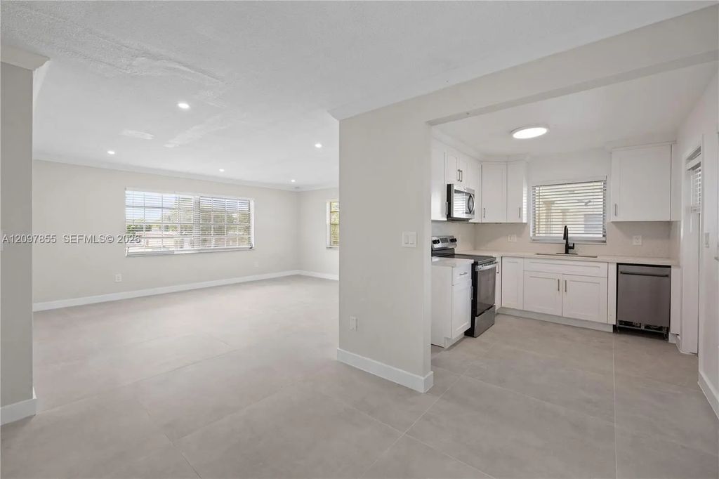 5141 Hollywood Boulevard #202, Hollywood