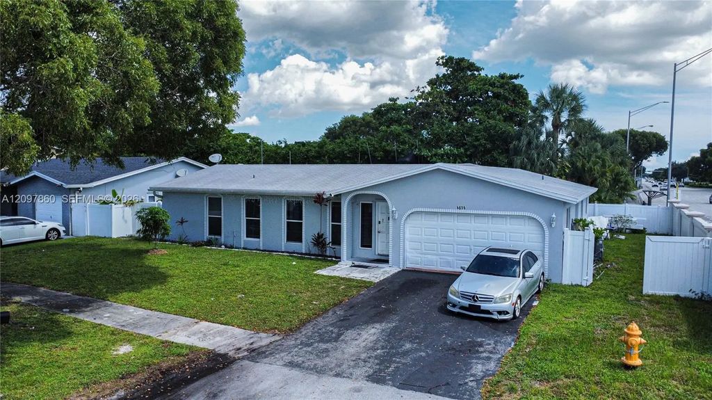 5600 Nw 57th Way, Tamarac