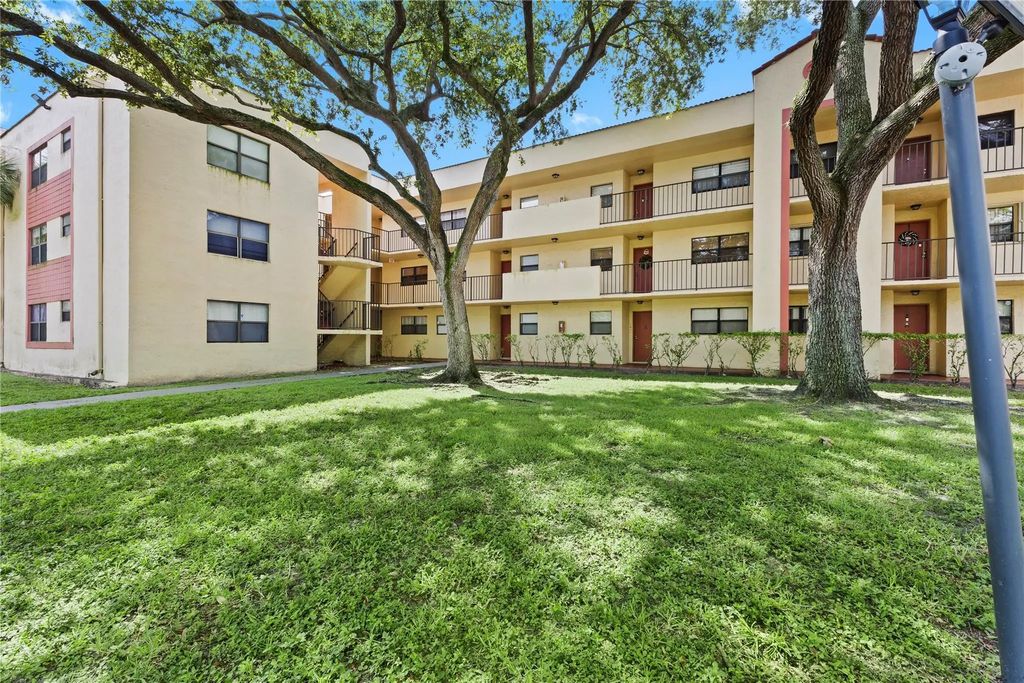 3199 Foxcroft Road #304, Miramar