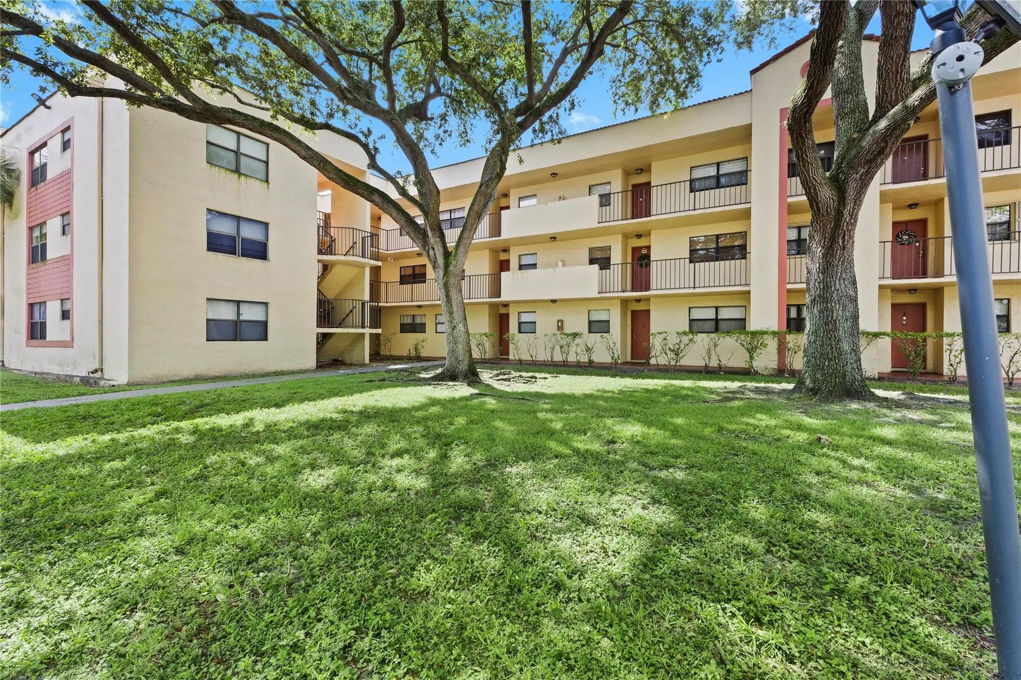 3199 Foxcroft Road #304, Miramar