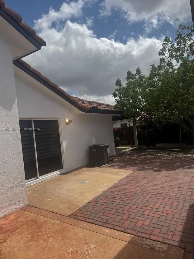 3 of 14 - 811 Nw 133rd Court, Miami, FL