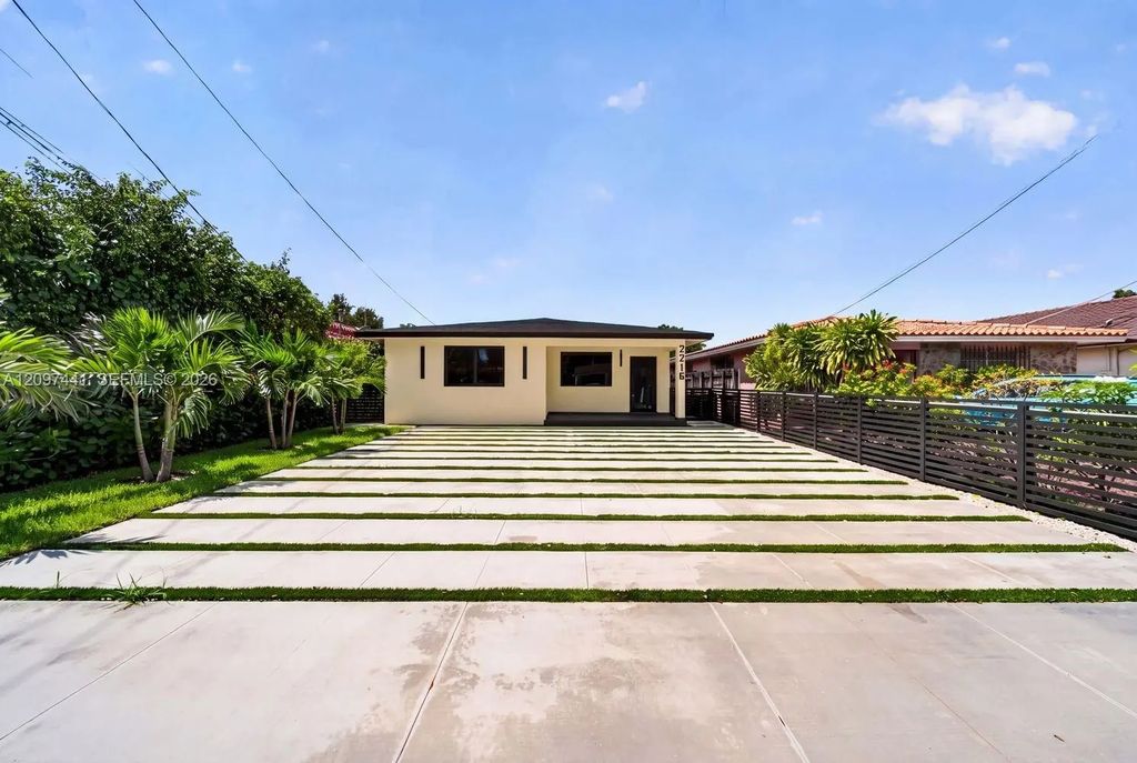 2216 Sw 62nd Avenue #1, Miami