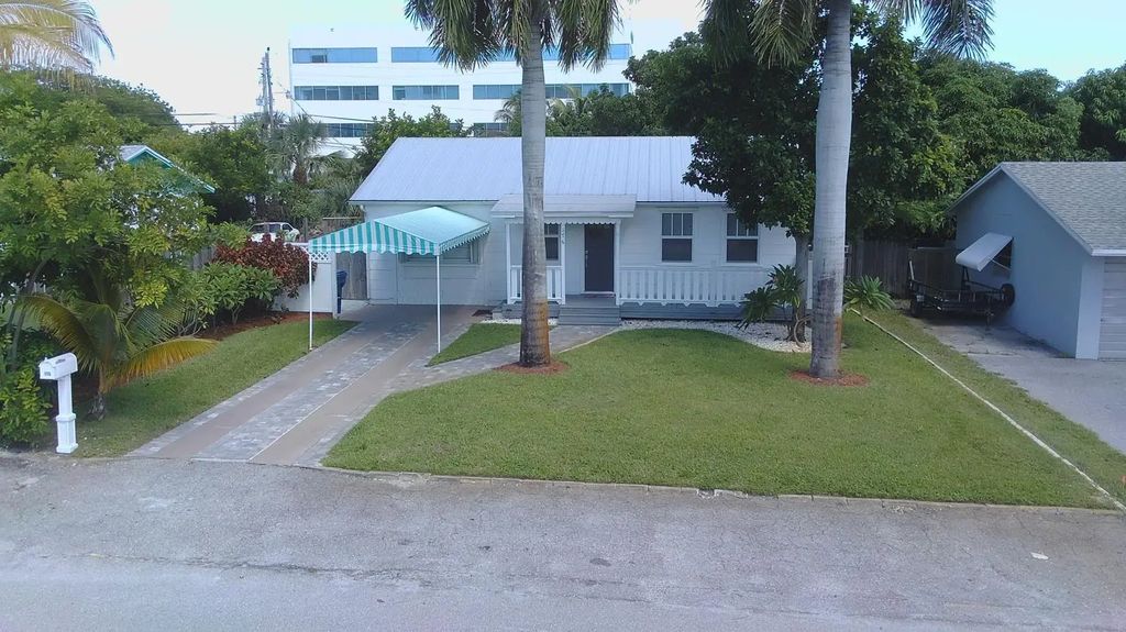 176 E 24th Street, Riviera Beach