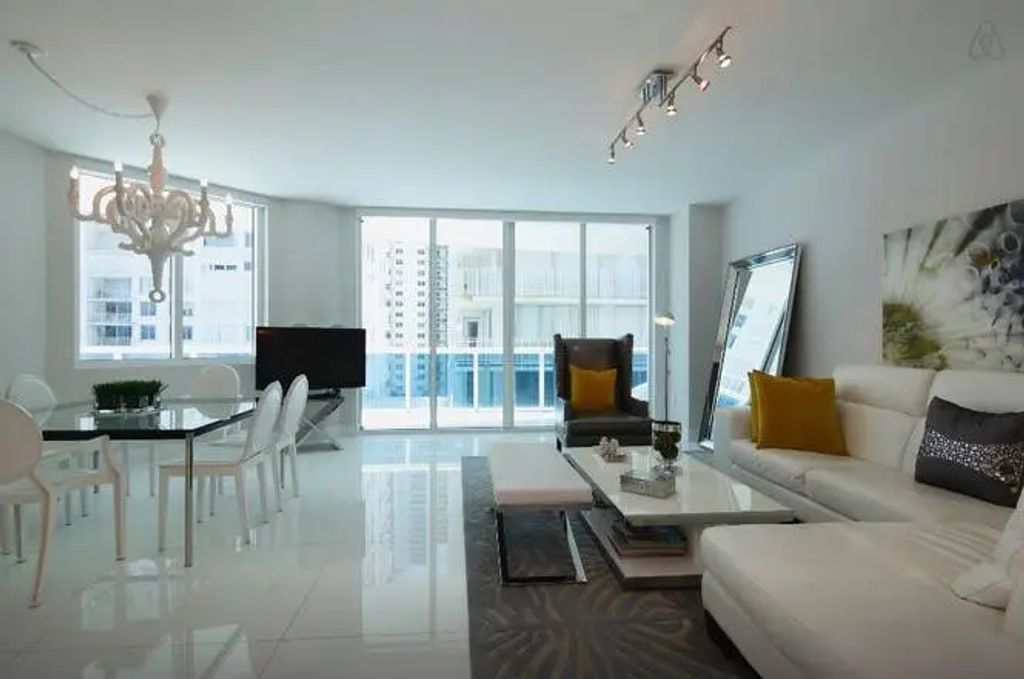 2711 S Ocean Drive #506, Hollywood