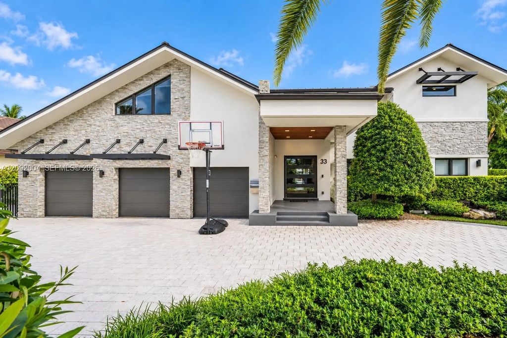 33 Pelican Drive, Fort Lauderdale