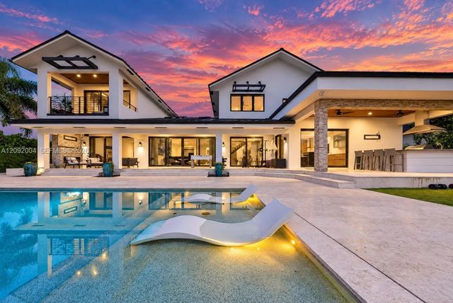 3 of 35 - 33 Pelican Drive, Fort Lauderdale, FL