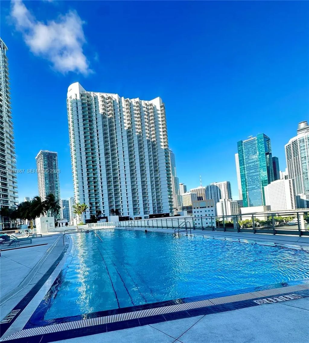 92 Sw 3rd Street #1908, Miami