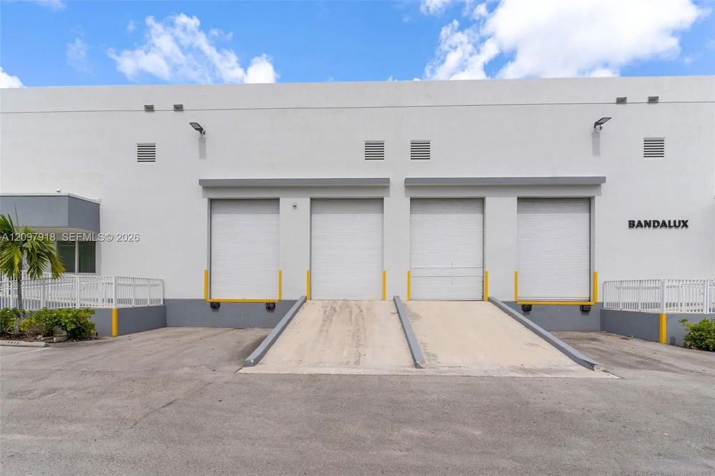 7900 Nw 71st Street, Medley